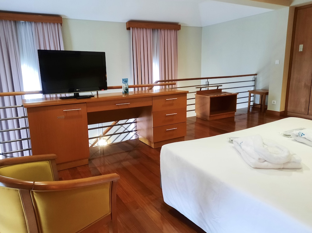 

Milano - Porto Judeu - Azoris Angra Garden – Plaza Hotel