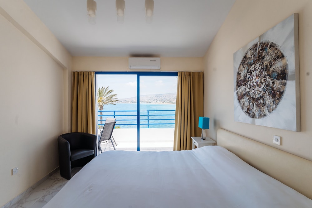 

Milano - Pegeia - Vrachia Beach Hotel & Suites - Adults only