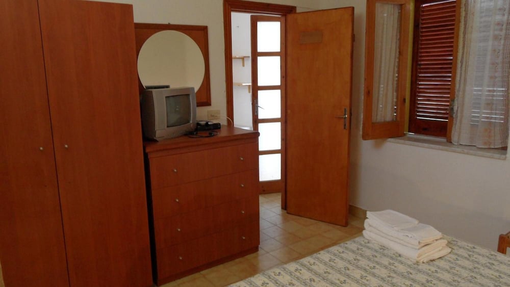

Milano - Ischia - Hotel Villa Mena