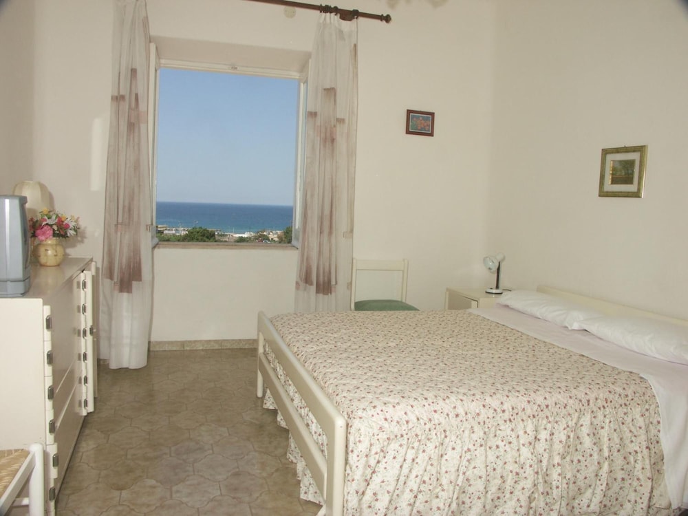 

Milano - Ischia - Hotel Villa Mena