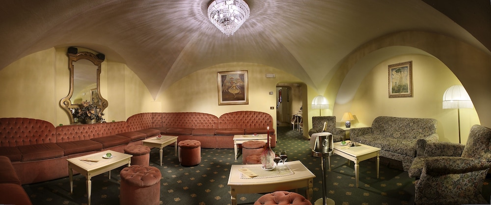 

Napoli - Pistoia - Grand Hotel Plaza & Locanda Maggiore