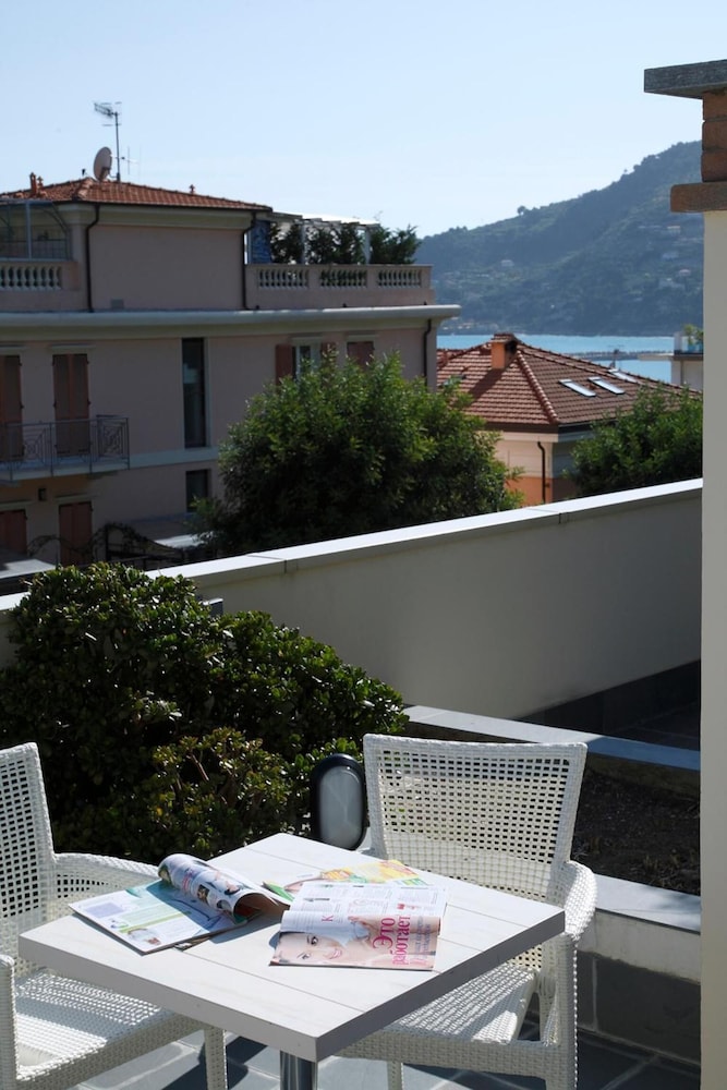 

Catania - Liguria, Mare Italia - Residence Dell'Angelo