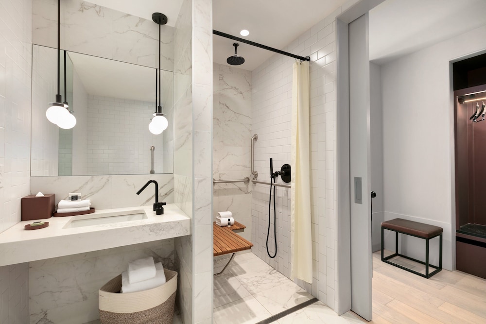 

Alghero - Brooklyn (NY) - Hotel Indigo Williamsburg - Brooklyn