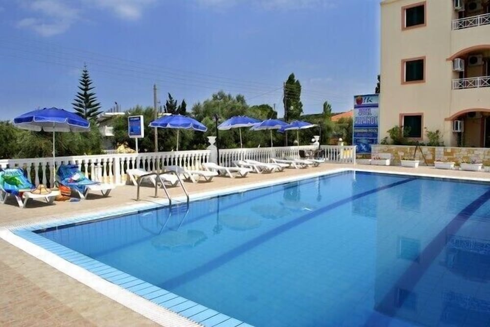 

Bari - Alykes - Kozanos Hotel & Suites
