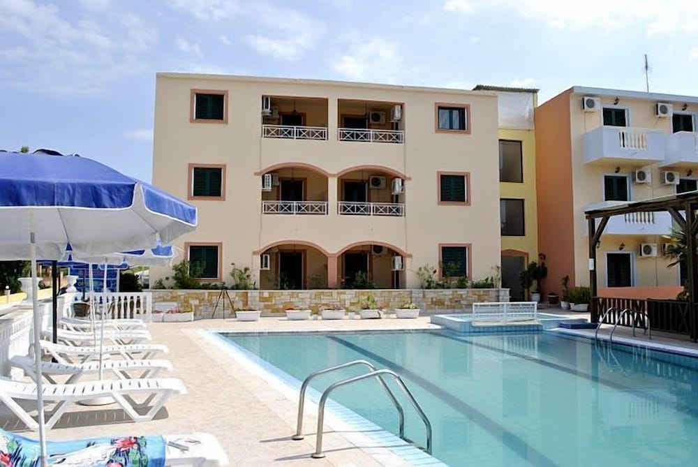 

Bari - Alykes - Kozanos Hotel & Suites