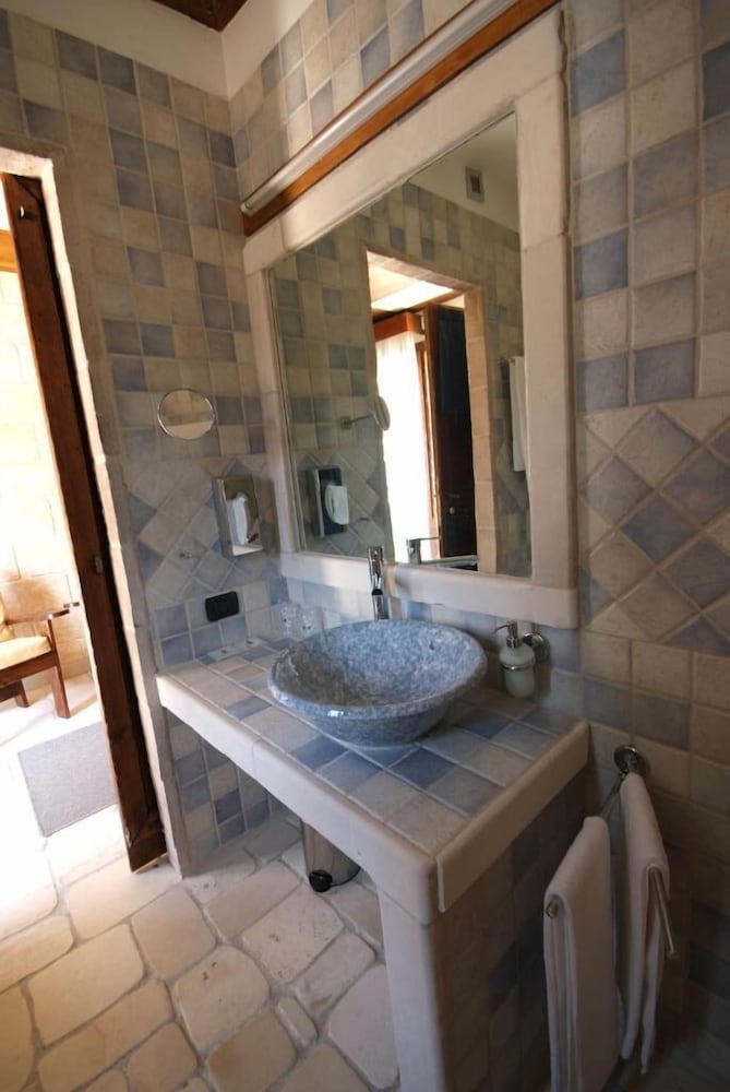 

Catania - Noicattaro - UNAHOTELS Regina Bari