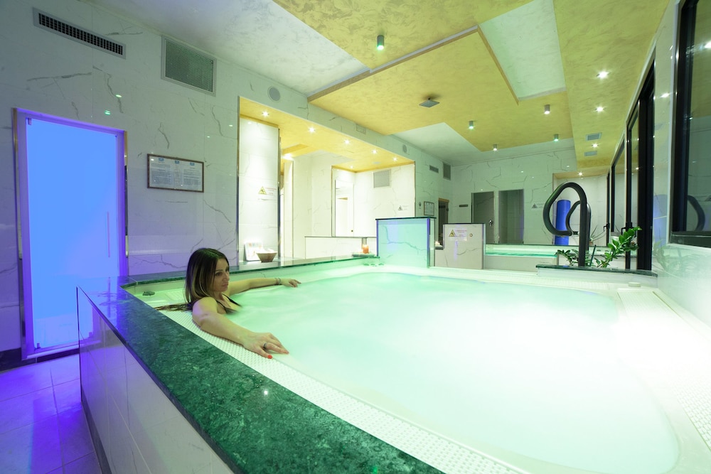 

Milano - Riviera Romagnola, Mare Italia - Hotel Diplomat Palace