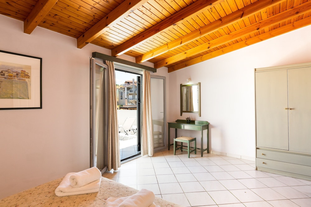 

Bologna - Mylopotamos - Philoxenia Villas