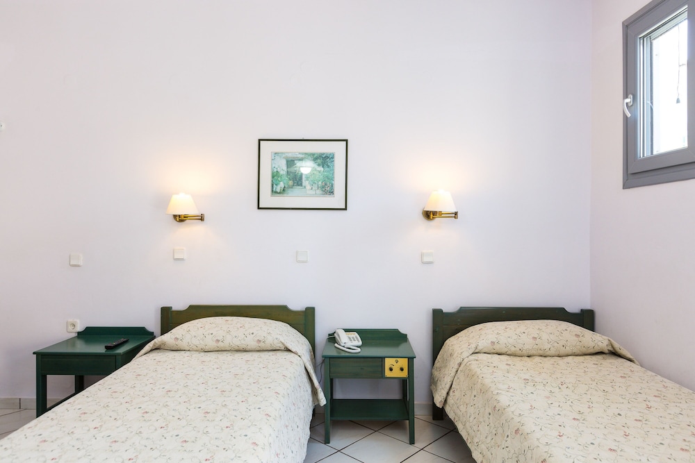 

Milano - Balíon - Philoxenia Villas