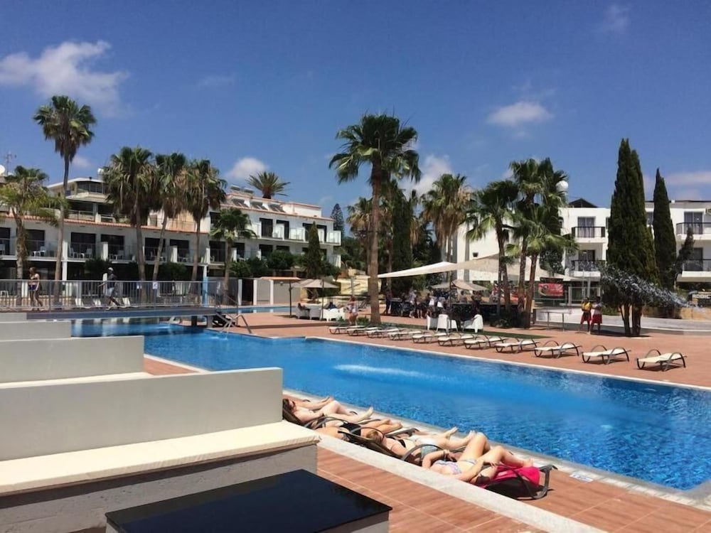 

Napoli - Ayia Napa - Thomas Apartments