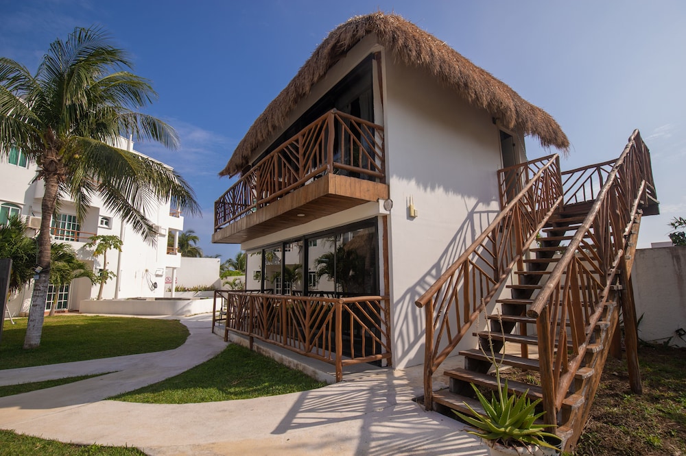 

Lamezia Terme - Puerto Morelos - Hotel & Beach Club Ojo de Agua