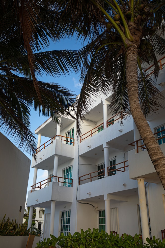 

Bologna - Puerto Morelos - Hotel & Beach Club Ojo de Agua