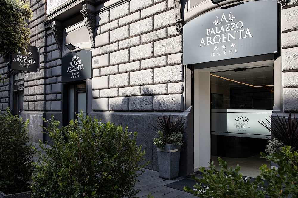 

Milano - Casalnuovo di Napoli - Hotel Palazzo Argenta
