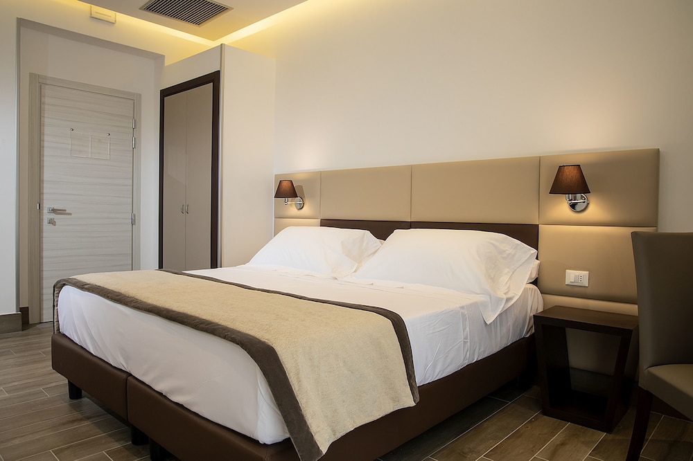 

Milano - Casalnuovo di Napoli - Hotel Palazzo Argenta
