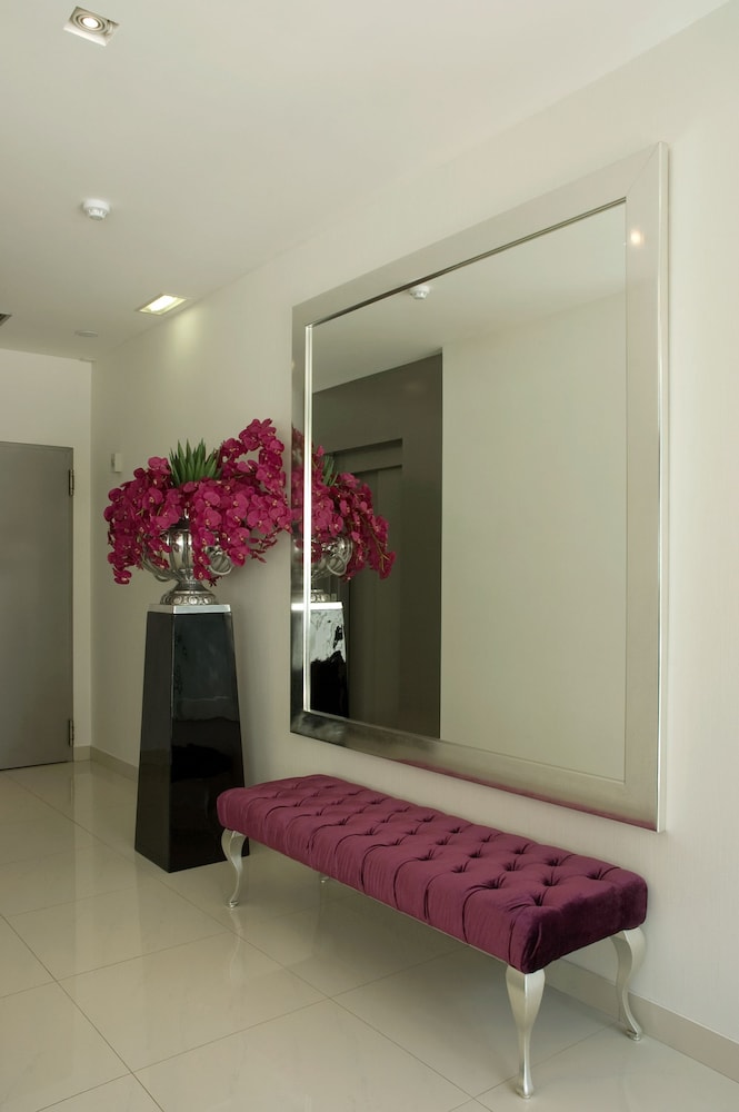 

Milano - Ourém - Hotel Genesis