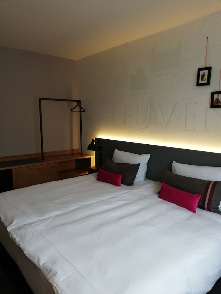 

Catania - Lovanio - pentahotel Leuven