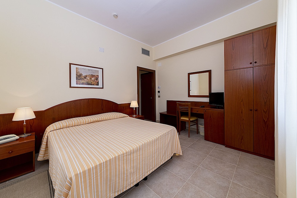 

Milano - Soverato - Il Nocchiero City Hotel