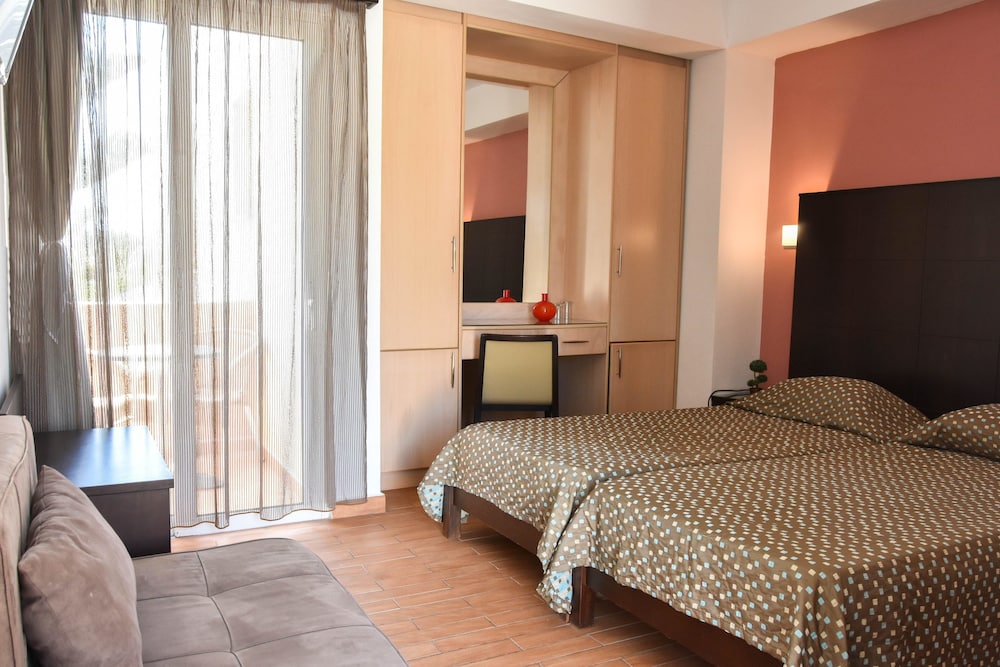 

Catania - Kissamos - Hotel Hermes