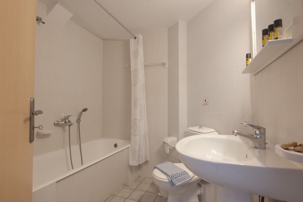 

Trieste - Kissamos - Hotel Hermes