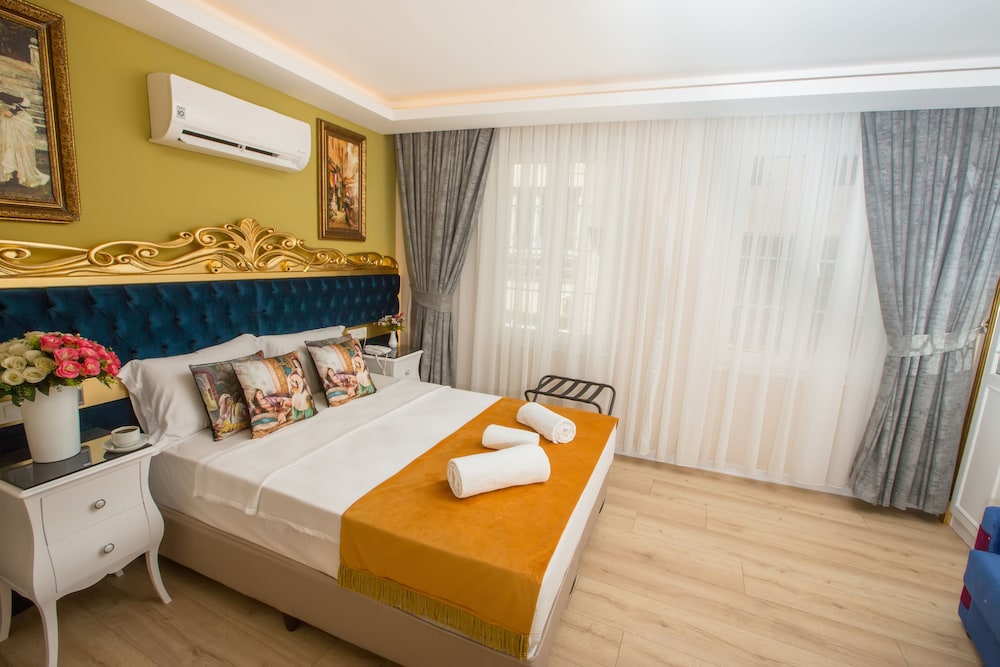

Milano - Beyoğlu - Atlantis Royal Hotel