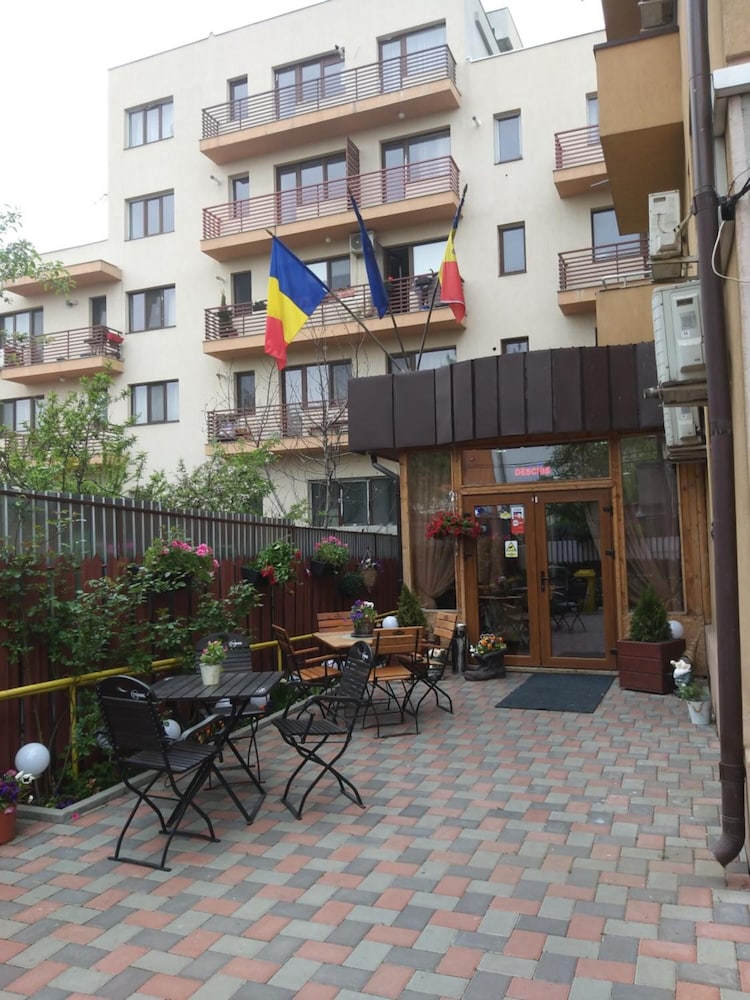 

Bologna - Otopeni - La Casa Nord