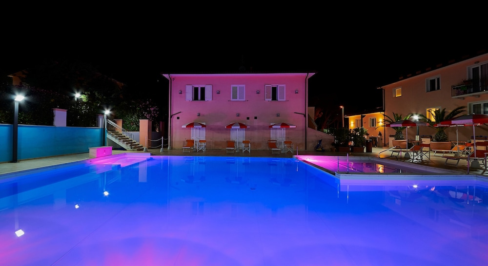 

Milano - Cecina - Hotel Bolgheri Marina Resort