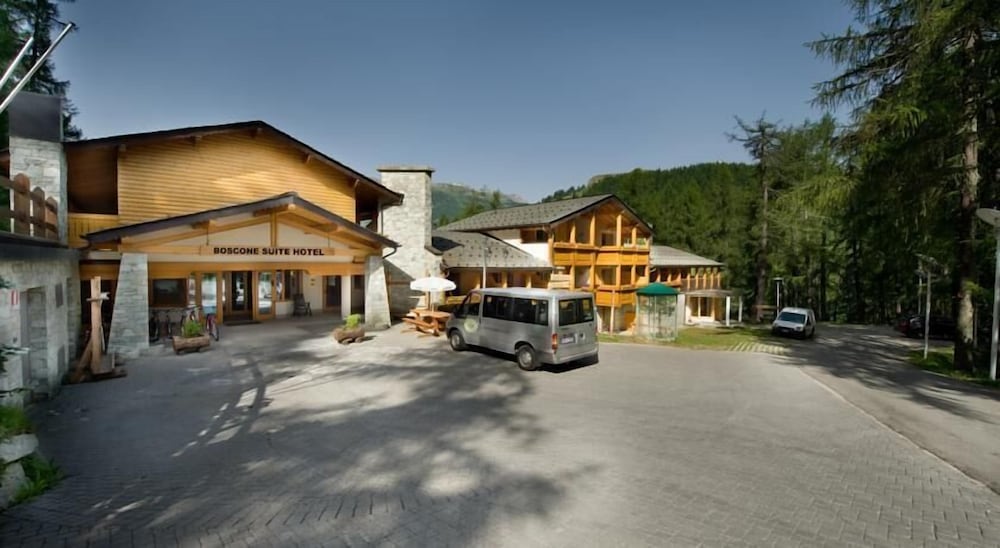 

Cagliari - Madesimo - Boscone Suite Hotel