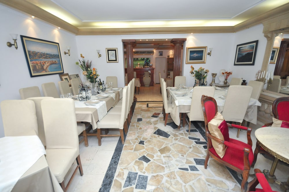 

Milano - Budva - Hotel Oaza