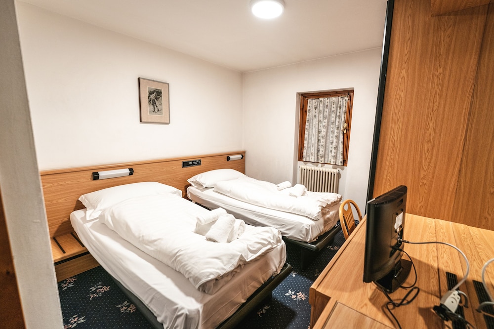 

Bari - Dimaro - Smart Hotel Renzi