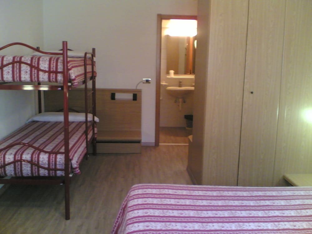 

Milano - Dimaro - Smart Hotel Renzi