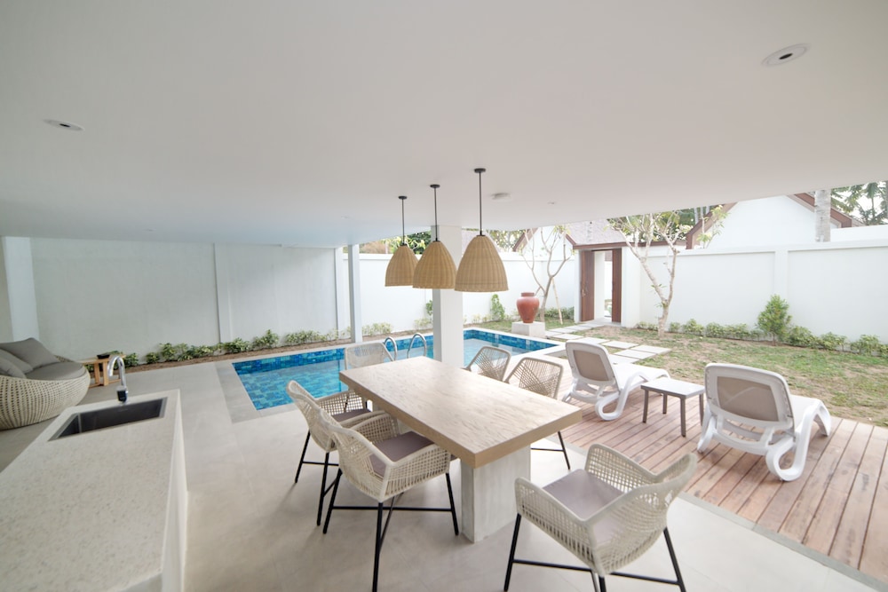 

Roma - Gili Air - The Kayana Beach Lombok