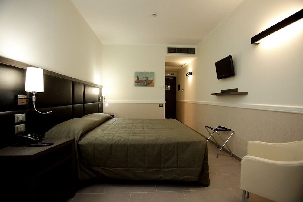 

Catania - Ciampino - Hotel Artis