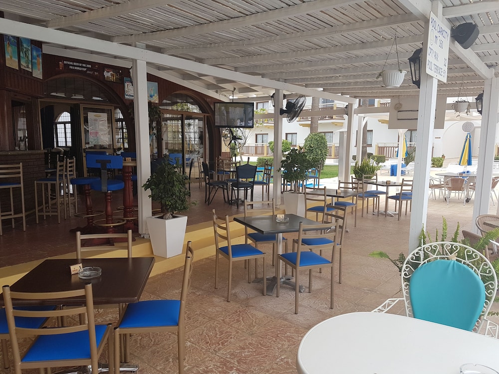 

Bologna - Ayia Napa - Cosmelenia Hotel Apartments