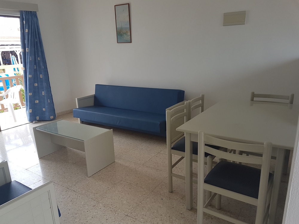 

Bologna - Ayia Napa - Cosmelenia Hotel Apartments