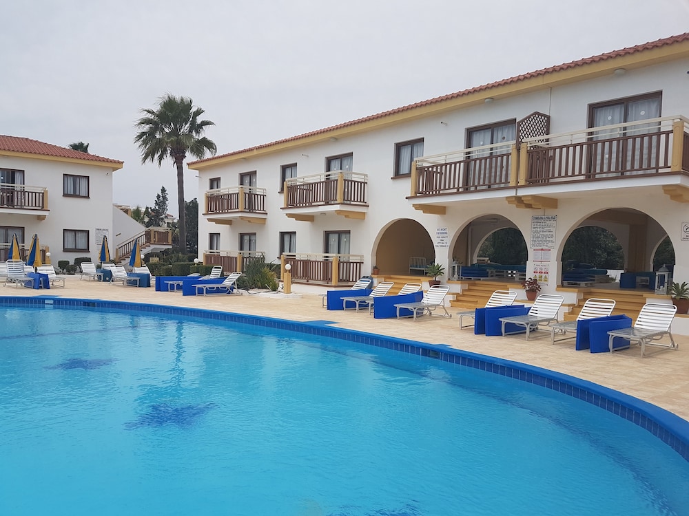 

Napoli - Ayia Napa - Cosmelenia Hotel Apartments