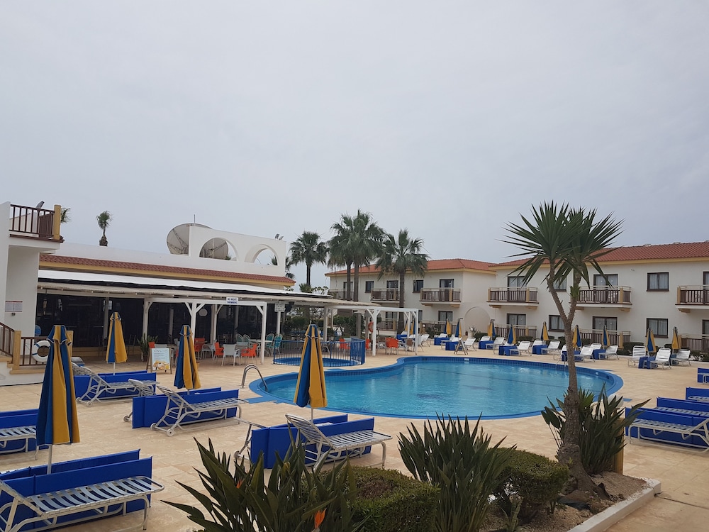 

Napoli - Ayia Napa - Cosmelenia Hotel Apartments