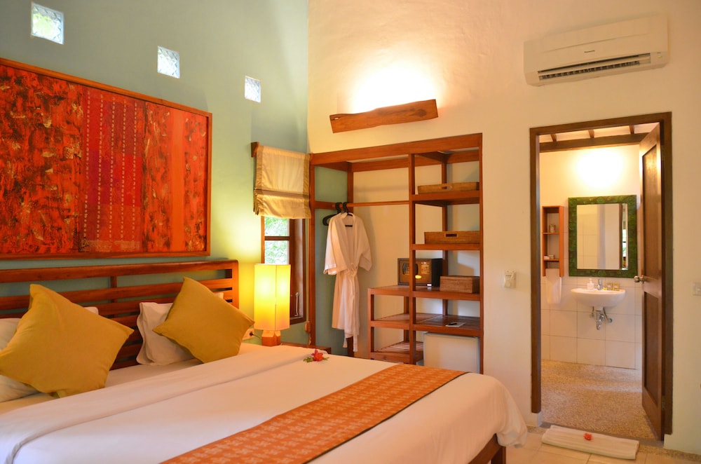

Roma - Sekotong - Cocotinos Sekotong Lombok