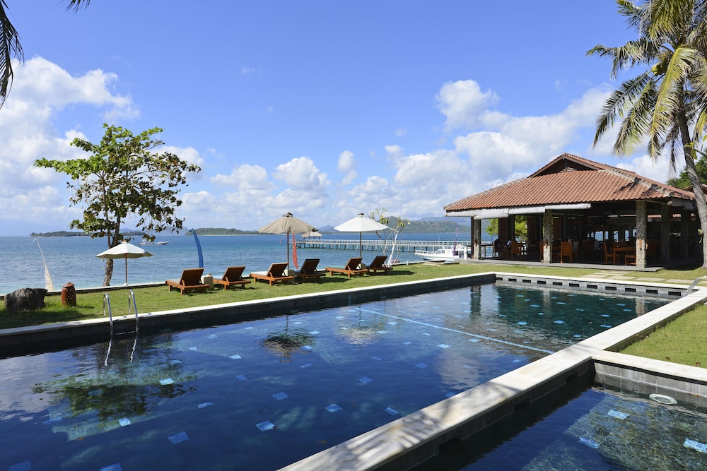 

Roma - Sekotong - Cocotinos Sekotong Lombok