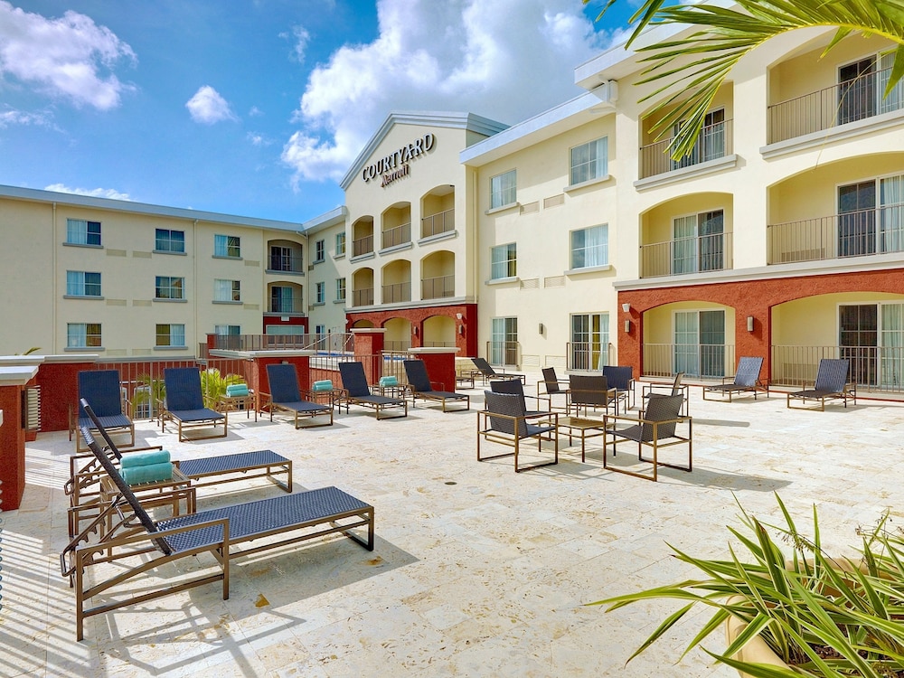 

Milano - Saint Lawrence - Courtyard by Marriott Bridgetown, Barbados