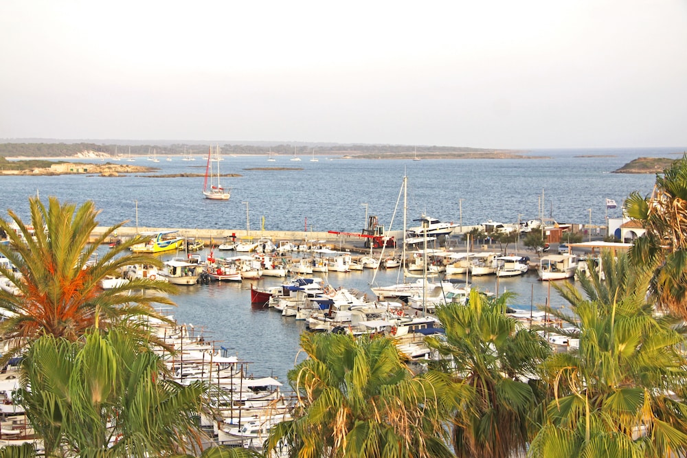 

Palermo - Colonia Sant Jordi - Hotel Honucai