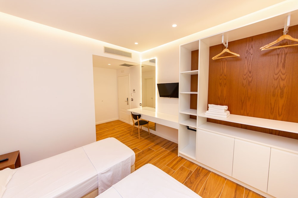 

Napoli - Ksamil - Inada Hotel Ksamil