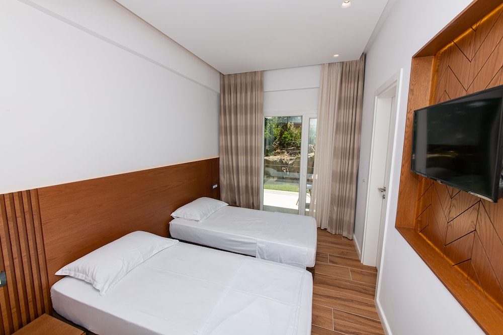 

Torino - Ksamil - Inada Hotel Ksamil