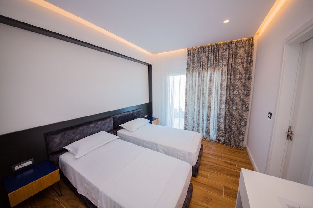 

Napoli - Costa albanese - Inada Hotel Ksamil