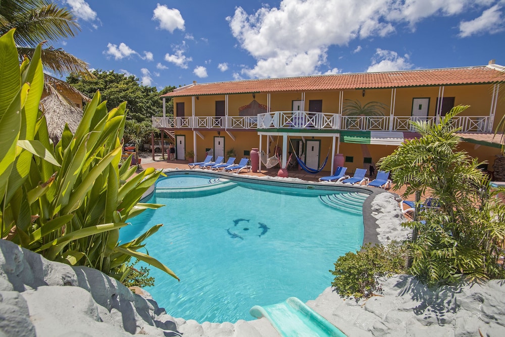 

Milano - Curaçao - Rancho El Sobrino