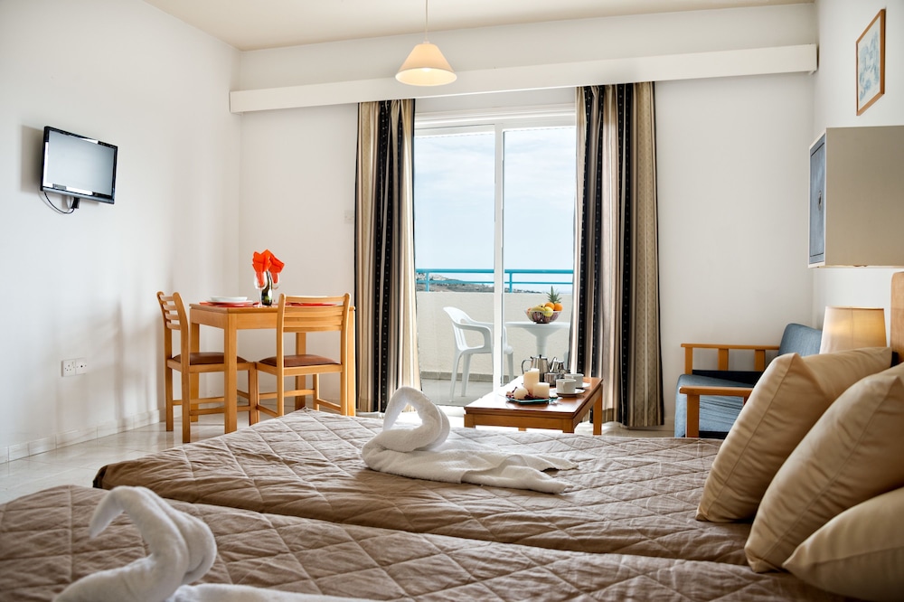 

Roma - Paphos - Sunny Hill Hotel Apartments