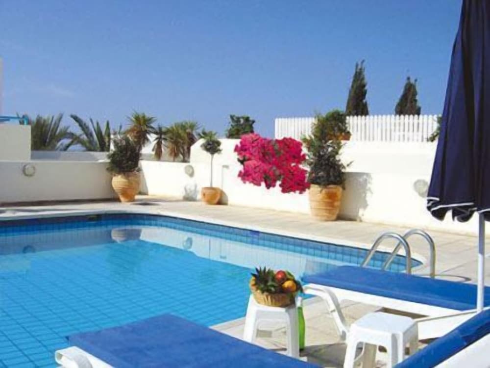 

Milano - Paphos - Sunny Hill Hotel Apartments