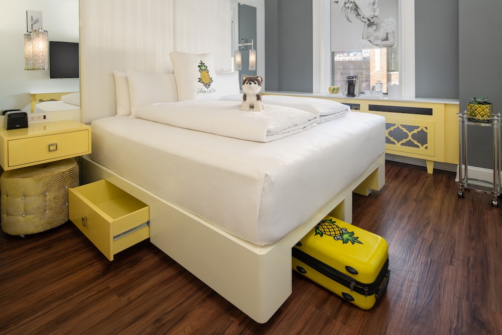 

Roma - Somerville - Staypineapple, A Delightful Hotel, South End