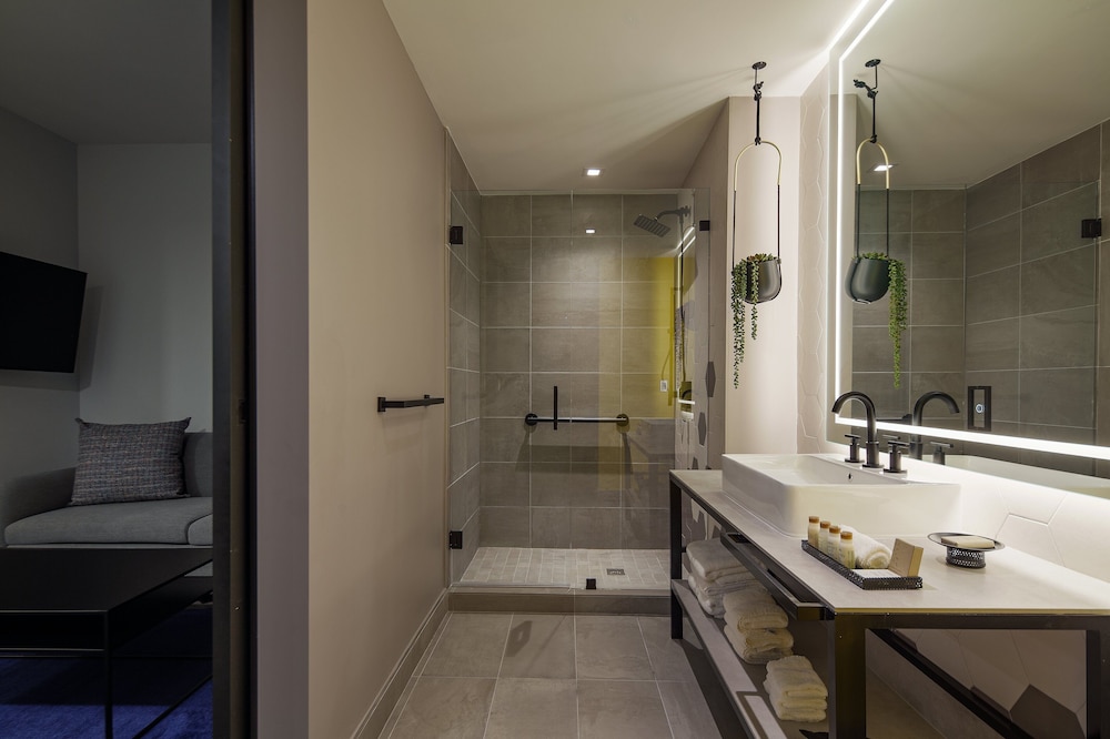 

Verona - Key Biscayne - Hotel Indigo Miami Brickell