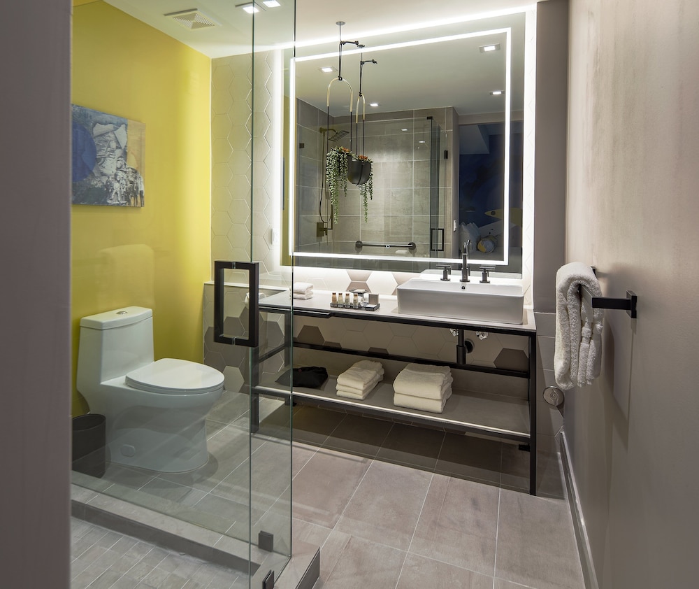 

Bari - Key Biscayne - Hotel Indigo Miami Brickell
