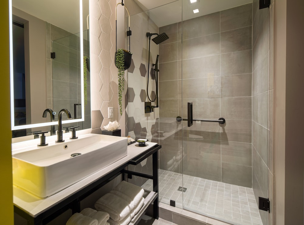 

Catania - Key Biscayne - Hotel Indigo MIAMI BRICKELL